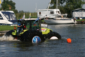 Mitas gume od traktora prave jahtu!