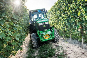 Traktor John Deere 5G Special