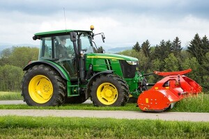 Traktor John Deere 5M