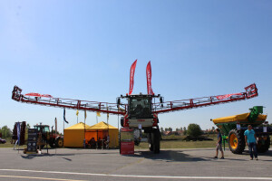 Farm Show Osijek 2017 - Traktori