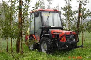 Traktor Agromehanika AGT 830/835