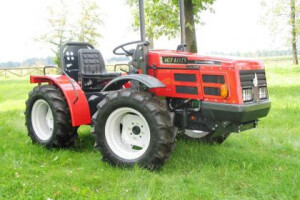 Traktor Agromehanika AGT 835 T/S
