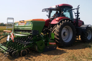 Amazone sijačica Cataya, roto drljača i Case Puma traktor