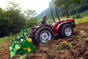 Traktor Antonio Carraro TGF