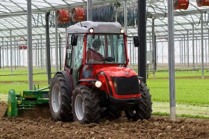 Traktor Antonio Carraro TRG