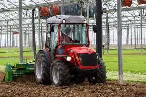 Traktor Antonio Carraro TRG