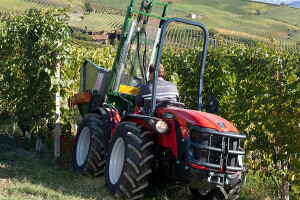 Traktor Antonio Carraro TRX