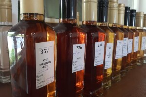 Kako se ocenjuje uzorak rakije u Topoli?