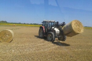 Izgradili bazen od bala sijena!