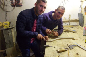 Bački Monoštor: Umetnička dela od komada drveta i jelenskih rogova