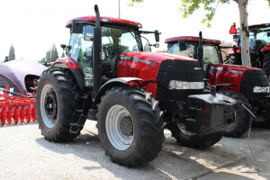 Traktori na Novosadskom sajmu