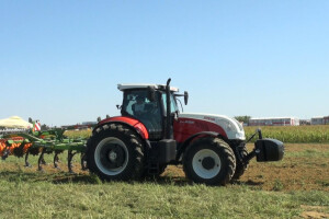 Traktor Steyr CVT 6185 i gruber Cenius 3003 Special