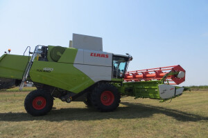 Kombajn Claas Tucano 420