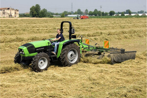 Traktor Deutz-Fahr Agrolux