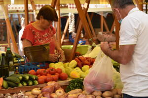 Ponuda na gradskoj tržnici u Zadru