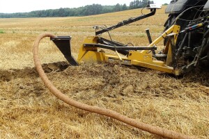 Postavljanje drenažnih cijevi na ciljanim parcelama gospodarstva Poljo-Gaj