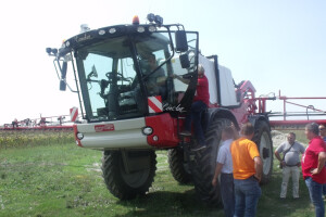 Prezentacija samohodne prskalice Agrifac