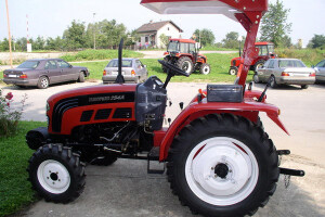 Traktor Foton FT 254