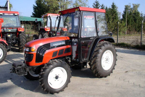 Traktor Foton FT 404