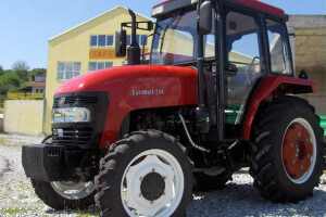 Traktor EuroWolf 754