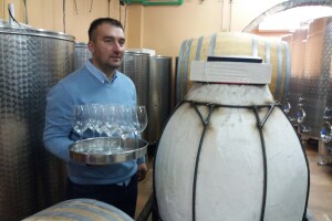 Vina u amforama su najbliže biodinamici, a jedna keramička boca košta pet eura