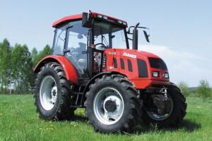 Traktor Farmer F4