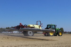 Vučena prskalica zračnom potporom Hardi Commander 3300/ 24