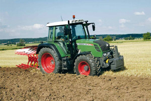 Traktor Fendt 300 Vario