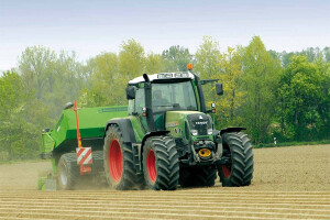 Traktor Fendt 700 Vario