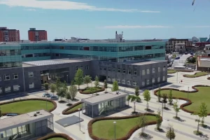 Digitalna akademija u Napulju pomaže mladima u razvijanju ideja