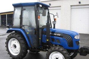 Traktor Foton FT 454