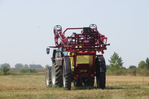 Vučena prskalica Hardi Navigator 3000