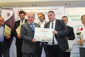 Slobodan Čapin prima priznanje "Stanko Ožanić"