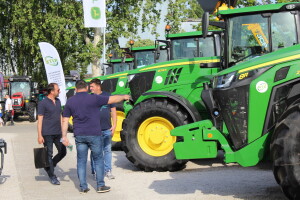 John Deere traktori na Novosadskom sajmu