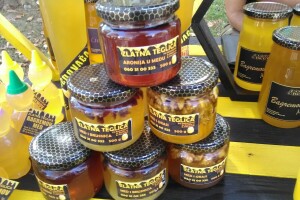 Mladi pčelar Radoslav Radanović startovao sa četiri, a danas ima 60 košnica