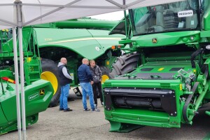 Kombajn kamp u Novocommerce Internationalu