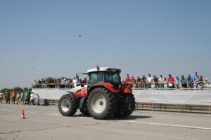 Utrka ubrzanja traktora na 100 metara!