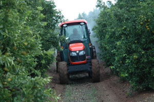 Traktor Kubota M Narrow