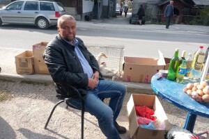 Mato Cvitić posjeduje farmu od oko petsto komada peradi