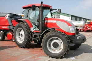 Traktor McCormick G-Max plat Tier 3