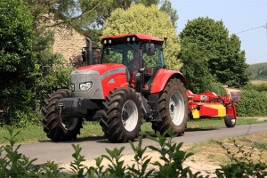 Traktor McCormick MTX