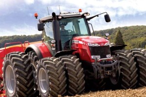 Traktor Massey Ferguson 8700