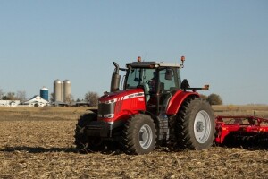 Traktor Massey Ferguson 7600