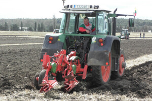Prvi dan 59. svjetskog natjecanjanja u oranju