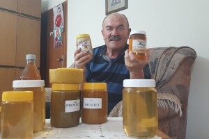 Kako pravilno koristiti pčelinje proizvode, otkriva pčelar iz Topole