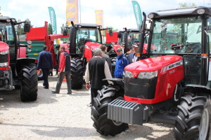 Poljoprivredna mehanizacija na Novosadskom sajmu