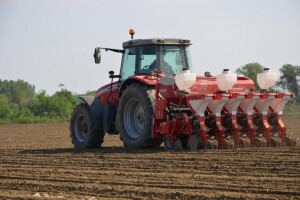 Pioneer - prvi pokusi soje