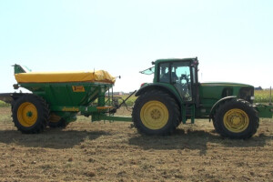 Rasipač Bogballe L1 700 i prikolica Perrein Jumbo 6500