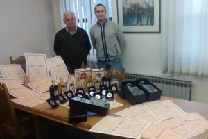 OPG Šokac prerađuje vrhunsko voće u rakije