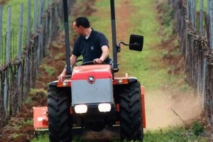 Traktor Antonio Carraro Supertigre